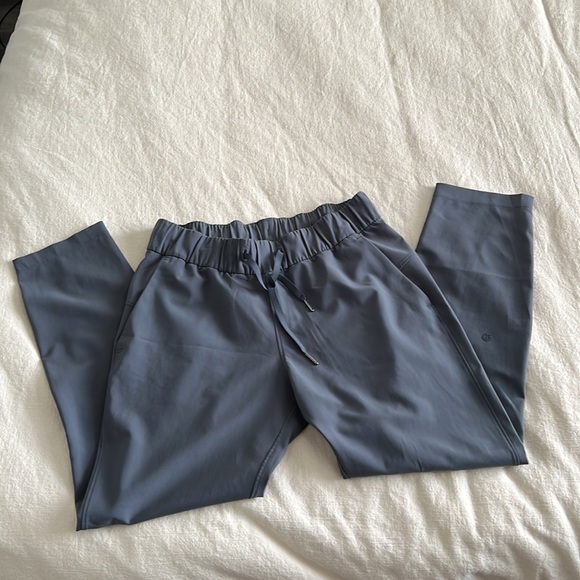 Lulu lemon Gray Panta - Picture 2 of 4